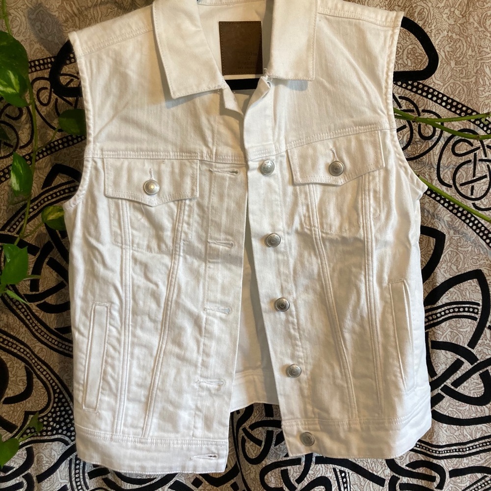 NWOT White Jean Jacket Vest Size S